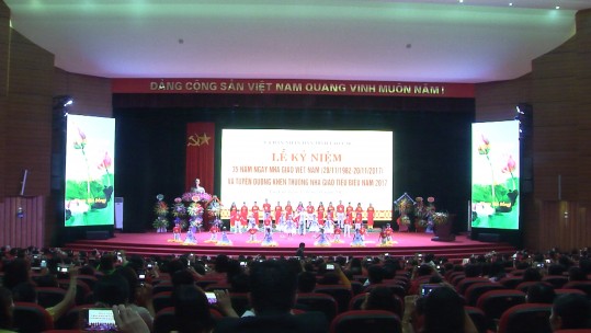 Lào Cai tổ chức Lễ kỷ niệm 35 năm Ngày Nhà giáo Việt Nam và tuyên dương khen thưởng các nhà giáo tiêu biểu