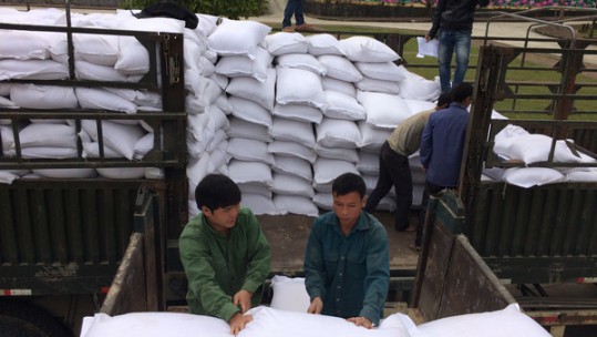 Si Ma Cai: tiếp nhận đợt 2 gần 200 tấn gạo cho hơn 3.700 học sinh nghèo