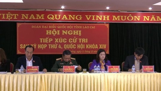 Đoàn đại biểu Quốc hội khóa 14 (đơn vị tỉnh Lào Cai) tiến hành tiếp xúc với các cử tri tại Khu công nghiệp Tằng Lỏong- huyện Bảo Thắng