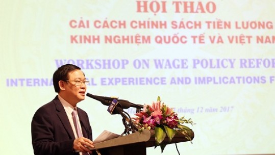 Phó Thủ tướng Vương Đình Huệ dự hội thảo về chính sách tiền lương
