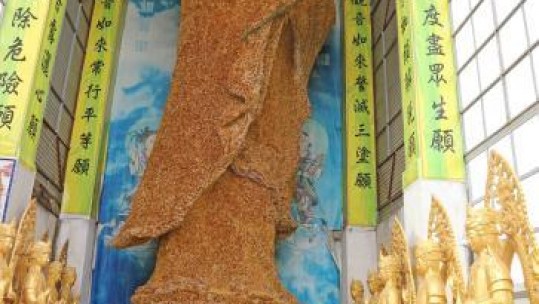 Tượng Phật bằng Hoa bất tử chùa Linh Phước Đà Lạt xác lập kỷ lục thế giới