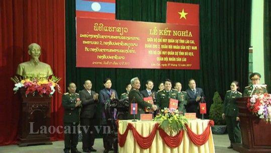 Bộ Chỉ huy Quân sự tỉnh Lào Cai kết nghĩa với Bộ Chỉ huy Quân sự tỉnh Bò Kẹo (Lào)