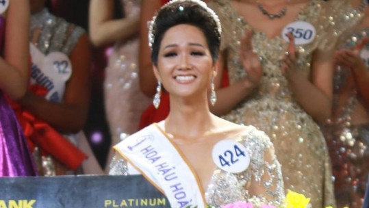 Người đẹp Tây Nguyên H’Nen Niê đăng quang Hoa Hậu Hoàn vũ Việt Nam 2017
