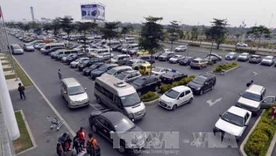 Cục Hàng không Việt Nam kiến nghị dừng thu phí ô tô vào sân bay