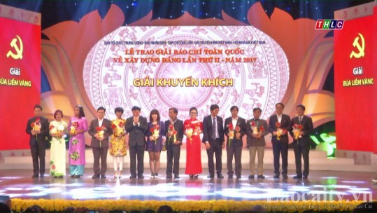 Ban tổ chức Tỉnh ủy Lào Cai được khen thưởng là đơn vị tham gia tích cực, xuất sắc giải Búa liềm vàng lần thứ 2