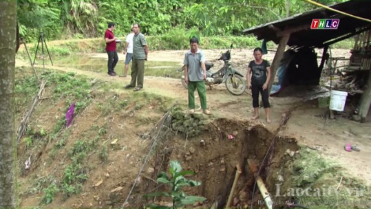 13 hộ dân xã Bản Phiệt, huyện Bảo Thắng được bồi thường thiệt hại