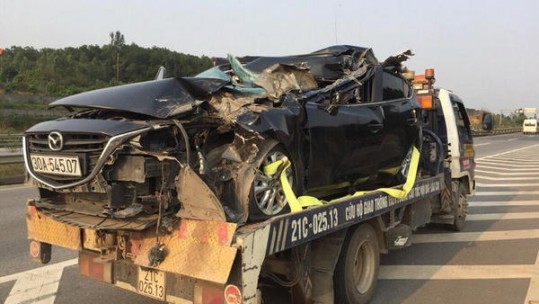 Tai nạn giao thông trên đường cao tốc Nội Bài  - Lào Cai