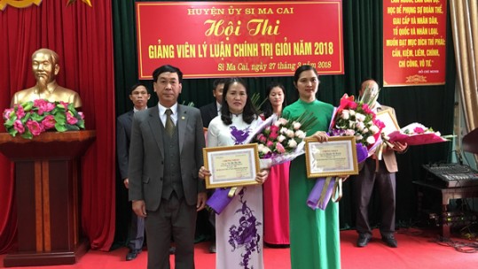 Huyện Si Ma Cai tổ chức hội thi giảng viên lý luận chính trị giỏi năm 2018