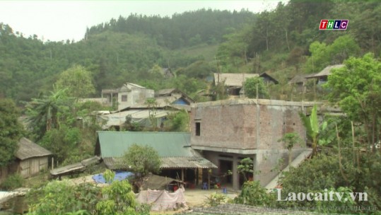 Mô hình giúp nhau xây nhà nông thôn mới ở xã Thanh Bình, huyện Mường Khương