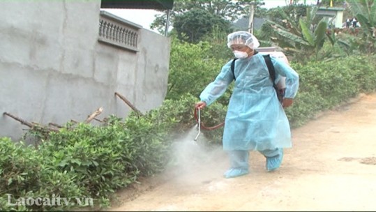 Huyện Si Ma Cai tích cực triển khai tháng tiêu độc khử trùng