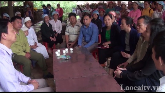Ủy ban MTTQ Việt Nam tỉnh Lào Cai thăm hỏi, hỗ trợ gia đình nạn nhân trong vụ sạt lở đất