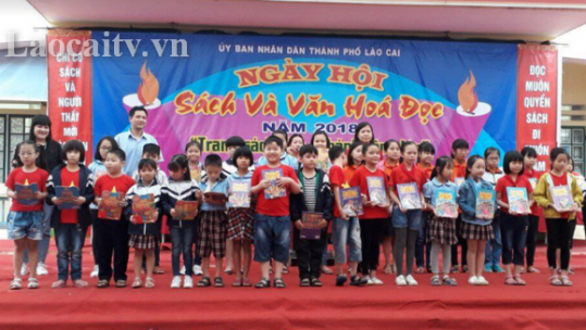 Sôi nổi Ngày hội đọc sách tại thành phố Lào Cai