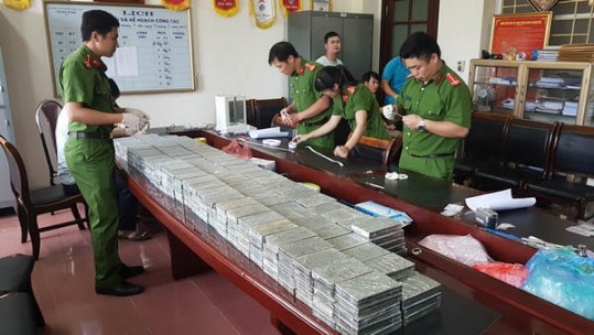 Công an Lào Cai phá đường dây buôn ma túy khủng, thu giữ 329 bánh heroin