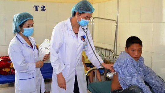 Khống chế dịch sốt phát ban ở Lào Cai