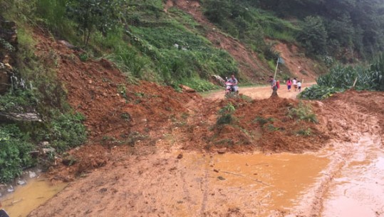 Vùng núi Lào Cai cần đề phòng lũ quét, sạt lở đất đá