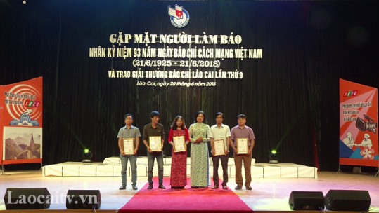 Gặp mặt những người làm báo và trao Giải thưởng báo chí tỉnh Lào Cai 2018
