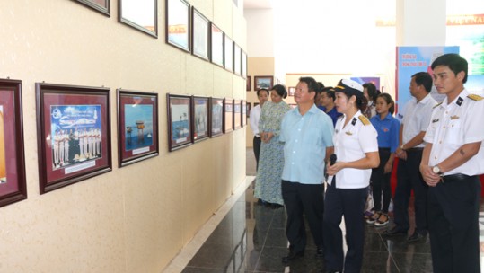 Khai mạc triển lãm tuyên truyền về biển, đảo Việt Nam tại Lào Cai