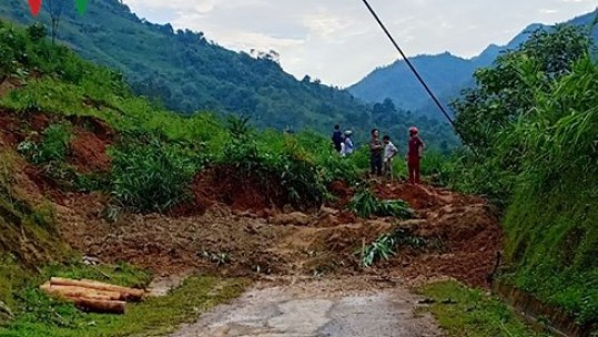 Sạt lở đất làm hai bà cháu tử vong tại huyện Bảo Yên