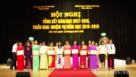 Ngành Giáo dục Lào Cai tổng kết năm học 2017-2018 và triển khai nhiệm vụ năm học mới