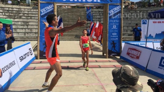 Hai cha con đoạt giải Nhất tại giải chạy Việt dã vượt núi Việt Nam 2018