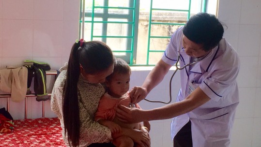 Lào Cai: Đảm bảo quyền lợi khám, chữa bệnh BHYT cho trẻ em dưới 6 tuổi