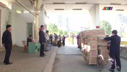 Xử lý nghiêm các hoạt động buôn lậu, gian lận thương mại tại Cửa khẩu quốc tế Lào Cai