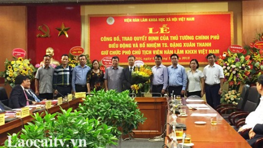 Trao quyết định bổ nhiệm Phó Chủ tịch Viện Hàn lâm Khoa học xã hội Việt Nam