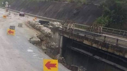 Cầu tạm hỏng, cao tốc Nội Bài - Lào Cai cấm nhiều loại xe lưu thông
