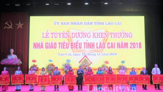 UBND tỉnh Lào Cai tuyên dương khen, thưởng nhà giáo tiêu biểu