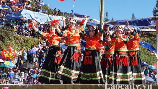 Nhiều lễ hội độc đáo được tổ chức tại các địa phương trong tỉnh