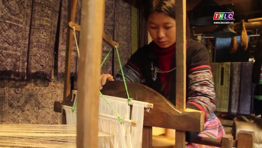 Chuyên mục văn hóa: Nghề se lanh dệt vải của người HMông ở Sa Pa