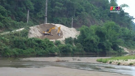 Bát Xát tăng cường quản lý khai thác cát, sỏi