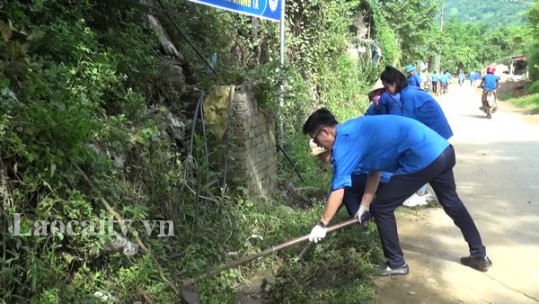 Văn Bàn: Sôi nổi Lễ ra quân Chiến dịch thanh niên tình nguyện hè 2019