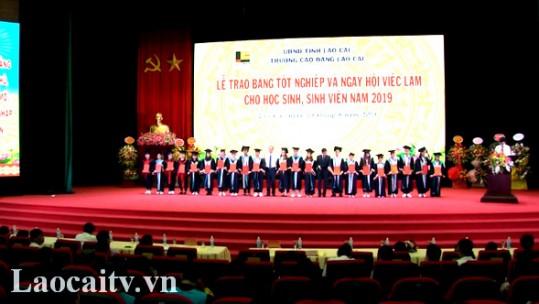 Trường Cao đẳng Lào Cai tổ chức Ngày hội việc làm cho học sinh, sinh viên ra trường