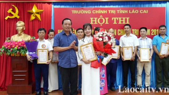 Bế mạc Hội thi học viên học giỏi lý luận chính trị năm 2019