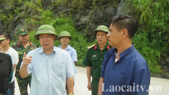 Huy động tối đa lực lượng, thiết bị tìm kiếm nạn nhân mất tích do bị lũ cuốn trôi