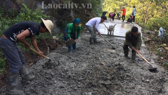 Thi công gần 80 km đường giao thông nông thôn trong tháng 10