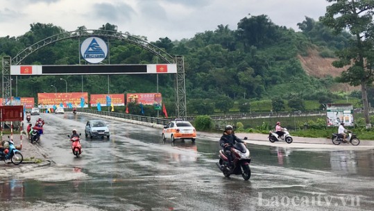 Hứng mưa dông diện rộng, Lào Cai chấm dứt nắng nóng