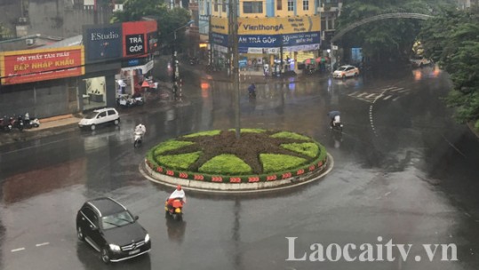 Thời tiết ngày 12/8: Lào Cai mưa dông diện rộng