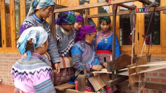 Nét đẹp Lào Cai: Nghề truyền thống của người Mông Hoa