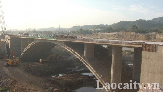 Đẩy nhanh tiến độ dự án xây dựng cầu Ngòi Đum 2