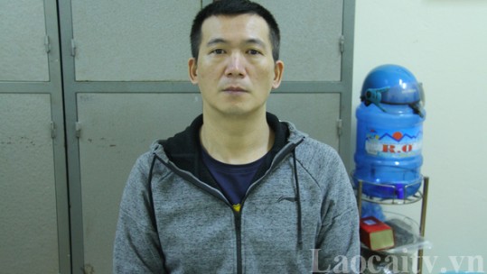 Bàn giao đối tượng truy nã người Trung Quốc tại Cửa khẩu Quốc tế Lào Cai