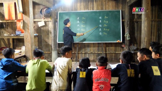 Lớp học chữ Nôm Dao