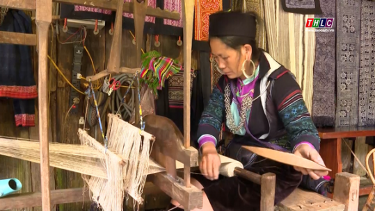 Nghề dệt truyền thống của người Mông