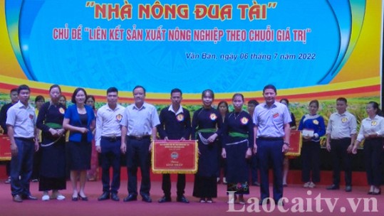 Hội thi Nhà nông đua tài huyện Văn Bàn