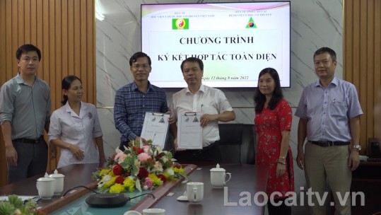 Ký kết hợp tác giữa Bệnh viện Y học cổ truyền Lào Cai và Học viện Y dược học cổ truyền Việt Nam