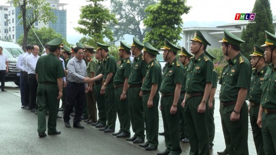 Thủ tướng Chính phủ thăm cán bộ, chiến sĩ Bộ Chỉ huy Biên phòng