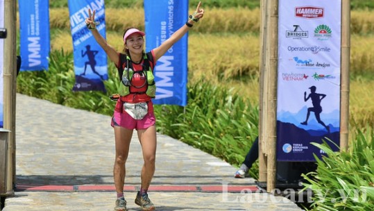 Hà Thị Hậu vô địch tuyệt đối nội dung 100 km tại Vietnam Mountain Marathon 2022