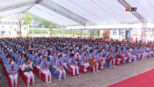 Trường THCS Lê Quý Đôn được trao tặng Huân chương Lao động Hạng Nhất