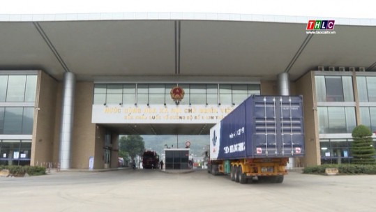 Sôi động xuất nhập khẩu qua Cửa khẩu Quốc tế đường bộ số II Kim Thành ngày đầu năm